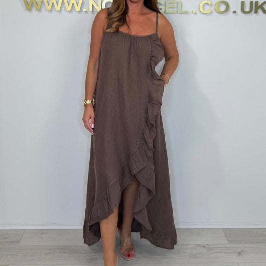 Spaghettibandsklänning för kvinnor med asymmetrisk fåll